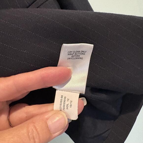 Banana Republic Blazer Womens 8 Black Pinstripe Two Button Office Career Jacket - Picture 14 of 15